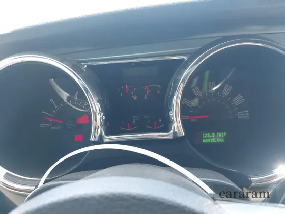 2005 Ford Mustang Deluxe