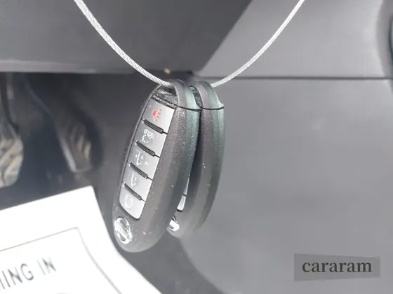 2022 Nissan Versa SR