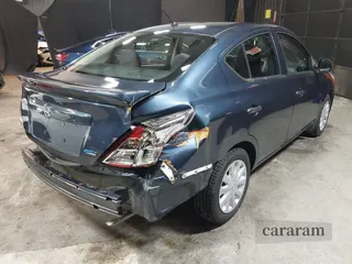 2015 Nissan Versa SV