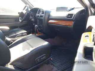 2003 Nissan Pathfinder LE
