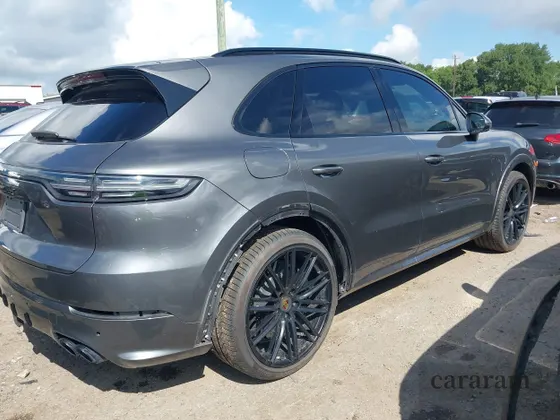 2021 Porsche Cayenne Turbo S E-Hybrid