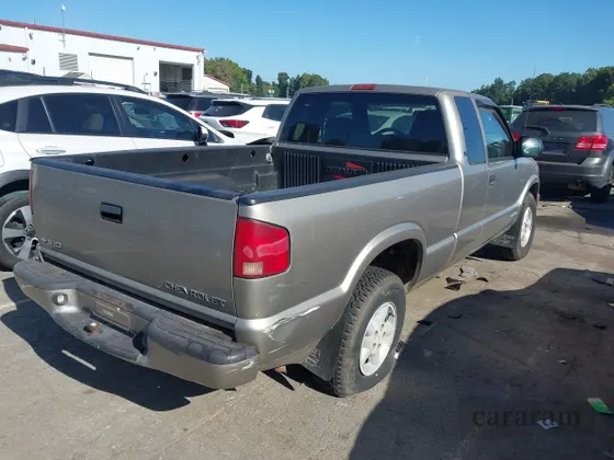 2000 Chevrolet S-10 LS