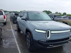 2024 Rivian R1S Adventure