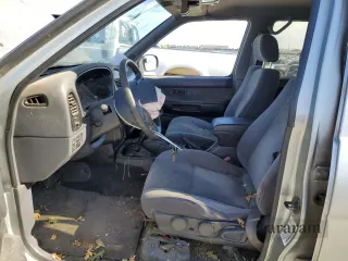 1998 Nissan Pathfinder XE