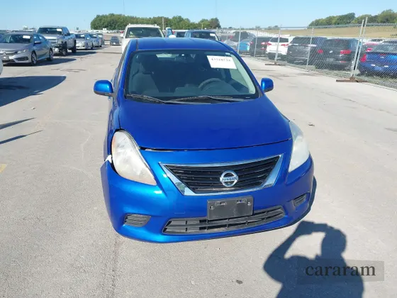2013 Nissan Versa SV