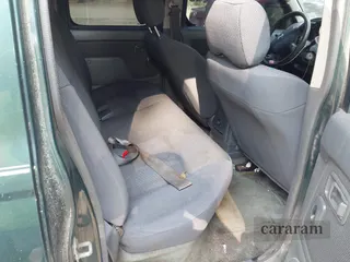 2002 Nissan Frontier XE