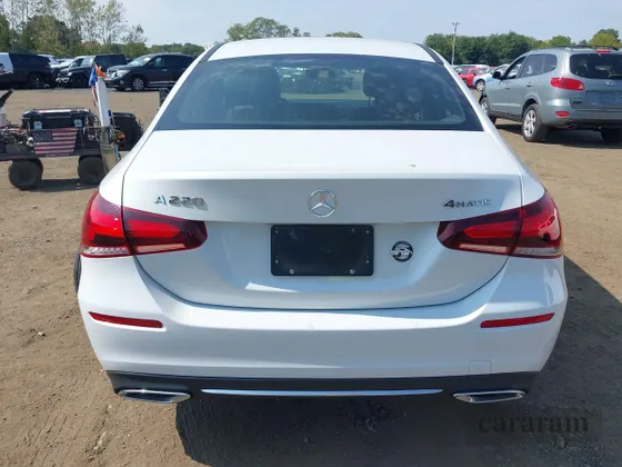 2019 Mercedes-Benz A 220