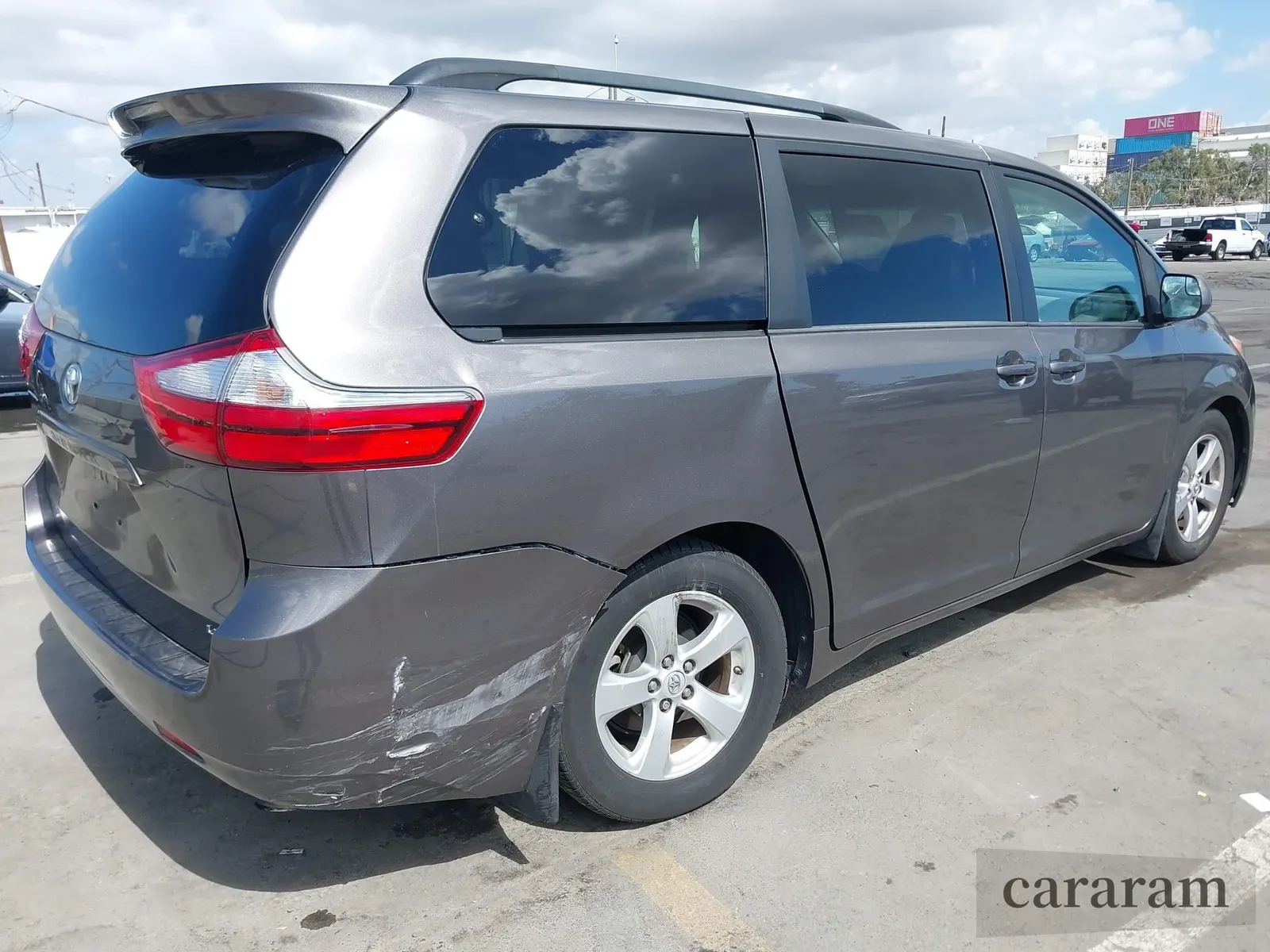 2016 Toyota Sienna LE