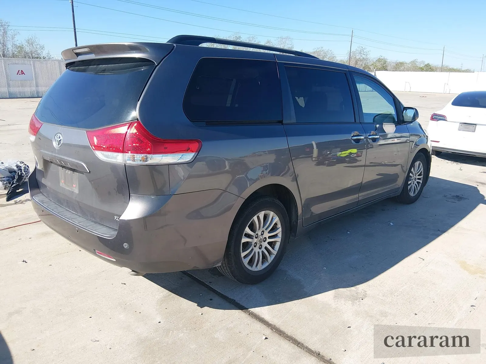 2011 Toyota Sienna XLE
