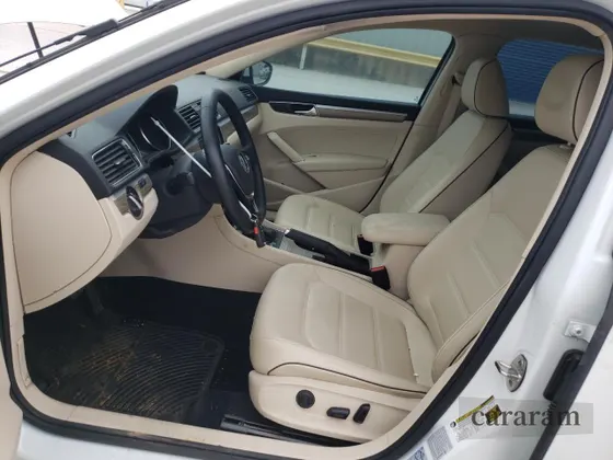 2018 Volkswagen Passat SE