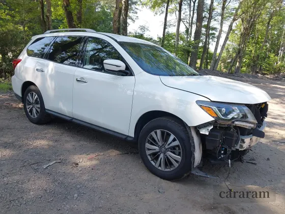 2018 Nissan Pathfinder SV