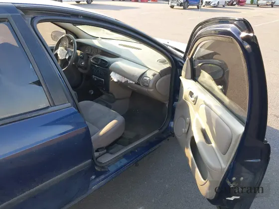 2004 Dodge Neon SE