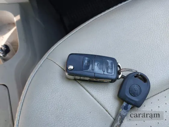 2009 Volkswagen Beetle S