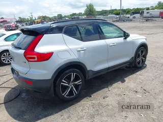 2021 Volvo XC40 R-Design
