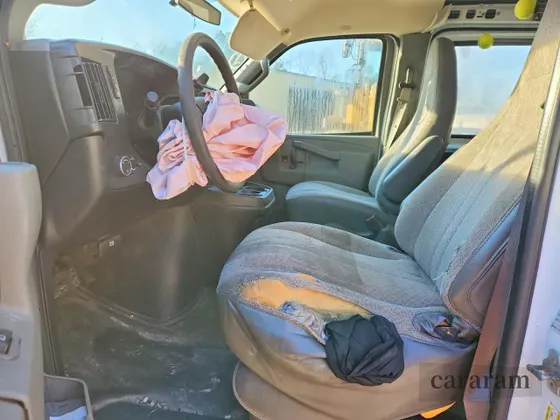 2017 GMC Savana Cargo