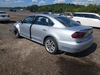 2017 Volkswagen Passat SEL Premium