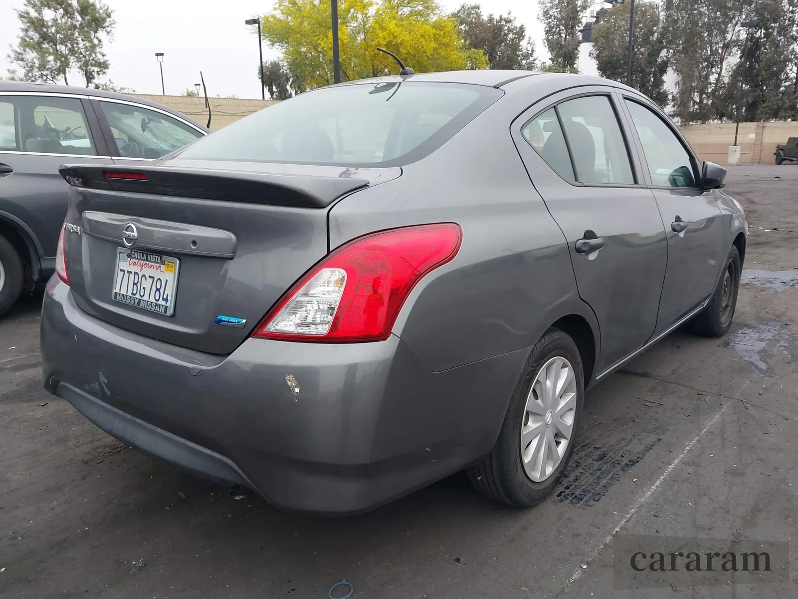 2016 Nissan Versa SV