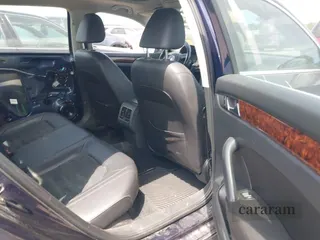 2013 Volkswagen Passat SEL Premium