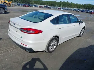 2020 Ford Fusion SE
