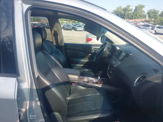 2014 Nissan Pathfinder SV