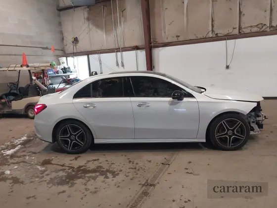 2021 Mercedes-Benz A 220