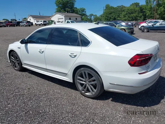 2017 Volkswagen Passat R-Line
