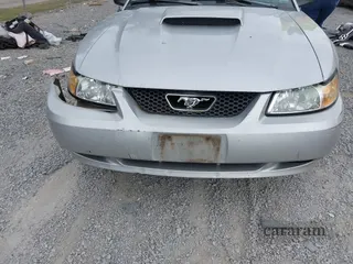 2001 Ford Mustang GT Deluxe