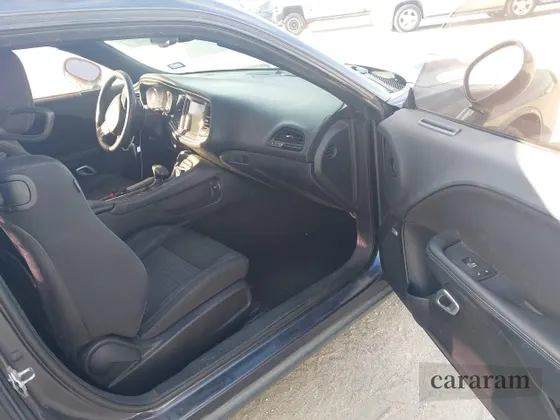 2016 Dodge Challenger SXT Plus