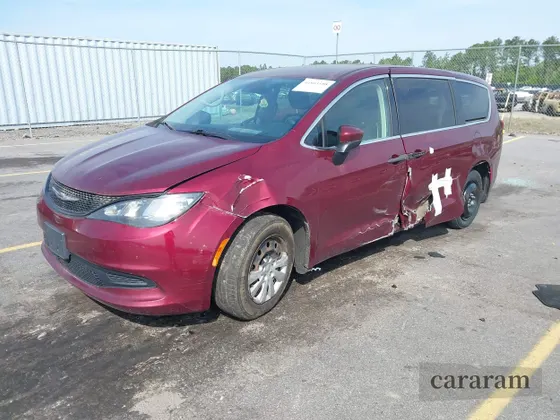 2021 Chrysler Voyager L