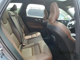 2023 Volvo XC60 Plus Bright Theme