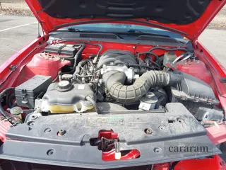 2005 Ford Mustang GT Deluxe
