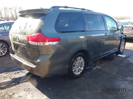 2012 Toyota Sienna XLE AAS