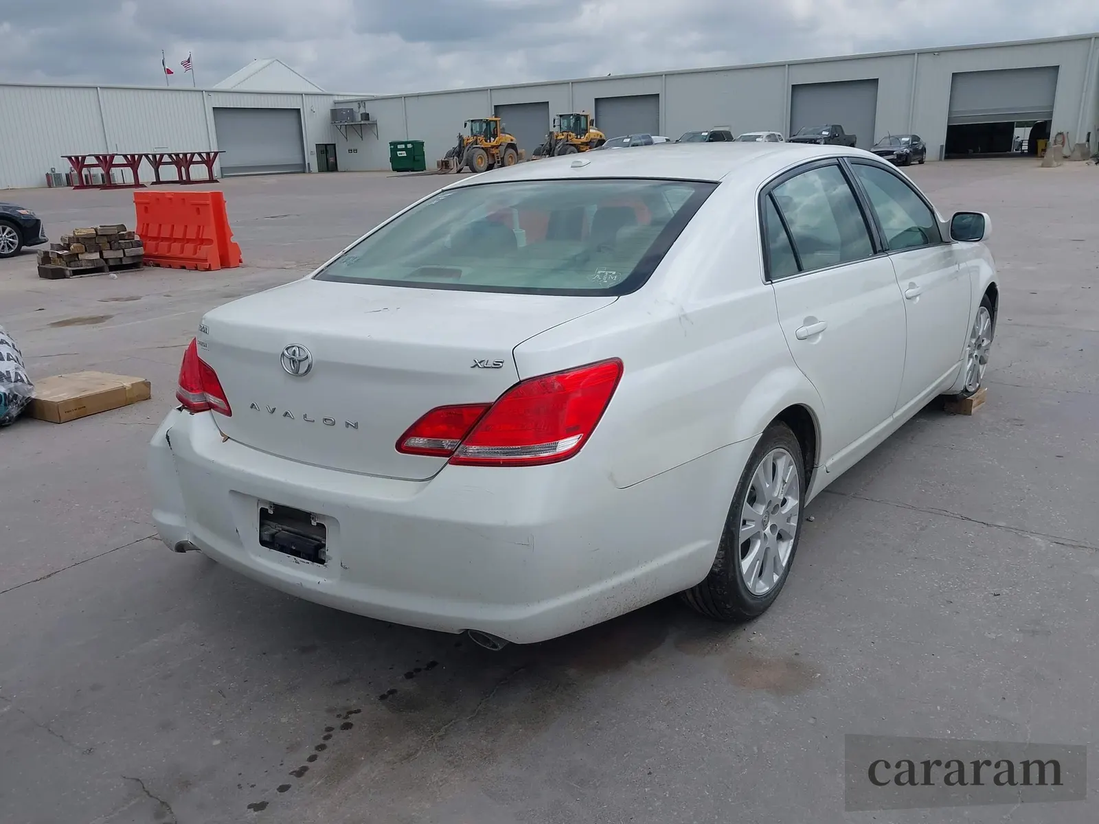 2010 Toyota Avalon XLS
