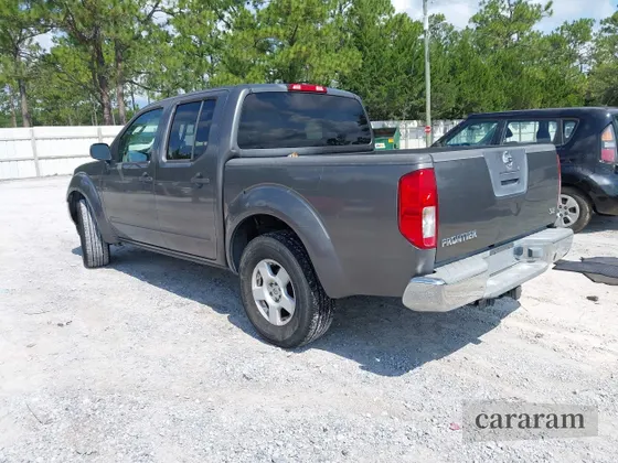 2005 Nissan Frontier SE