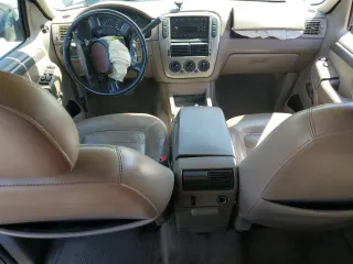 2004 Ford Explorer XLT