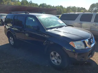 2011 Nissan Pathfinder LE