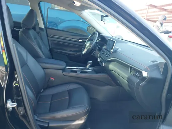 2022 Nissan Altima SR