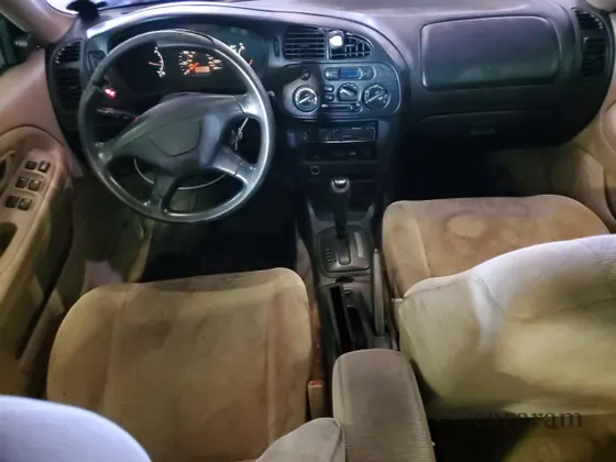 2000 Mitsubishi Mirage DE