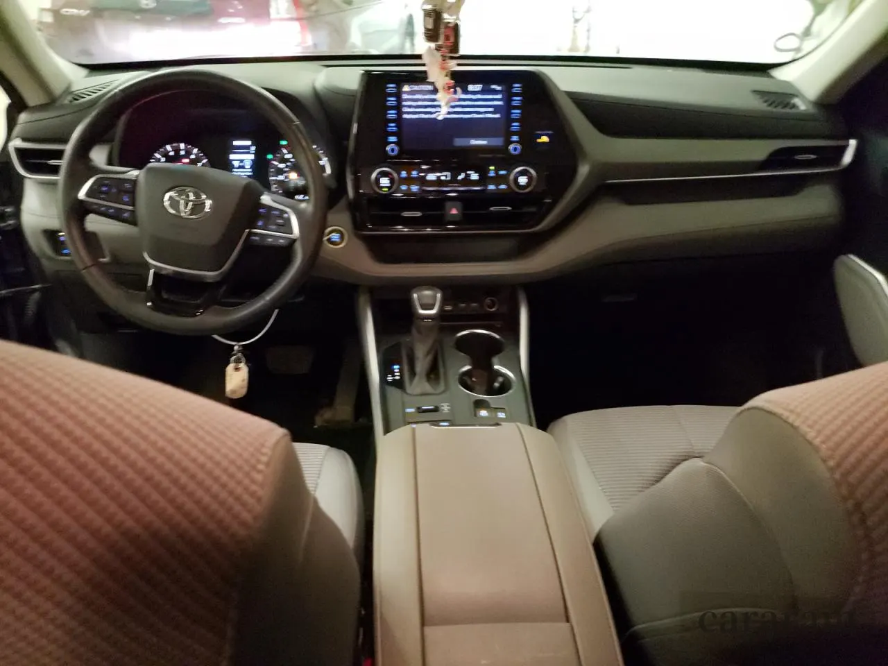 2020 Toyota Highlander LE