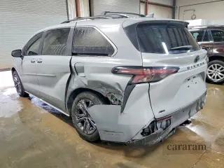 2024 Toyota Sienna Woodland Edition