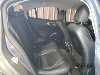 2017 Alfa Romeo Giulia Ti