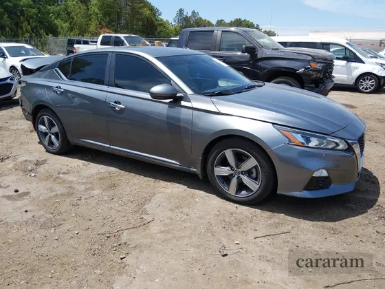 2021 Nissan Altima SV