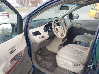 2011 Toyota Sienna XLE