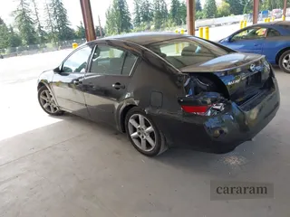 2005 Nissan Maxima SE