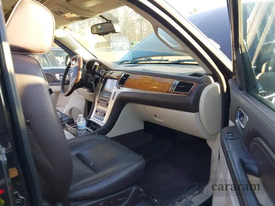 2013 Cadillac Escalade Platinum Edition
