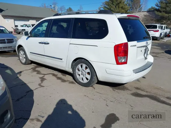 2007 Hyundai Entourage GLS