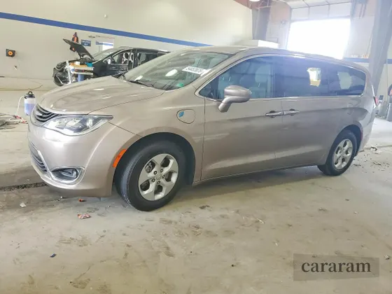 2018 Chrysler Pacifica Hybrid Touring Plus