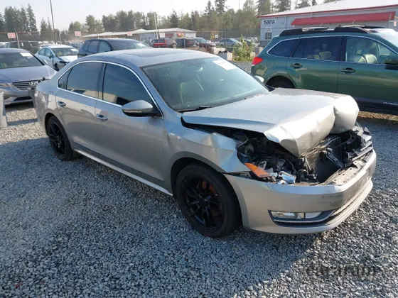 2012 Volkswagen Passat SEL Premium