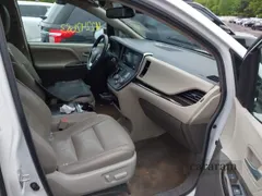2018 Toyota Sienna XLE Premium