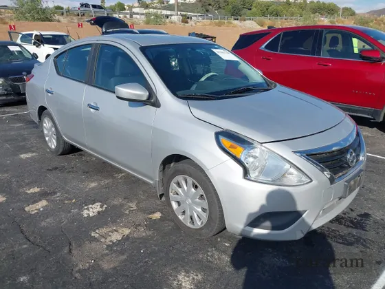 2018 Nissan Versa SV